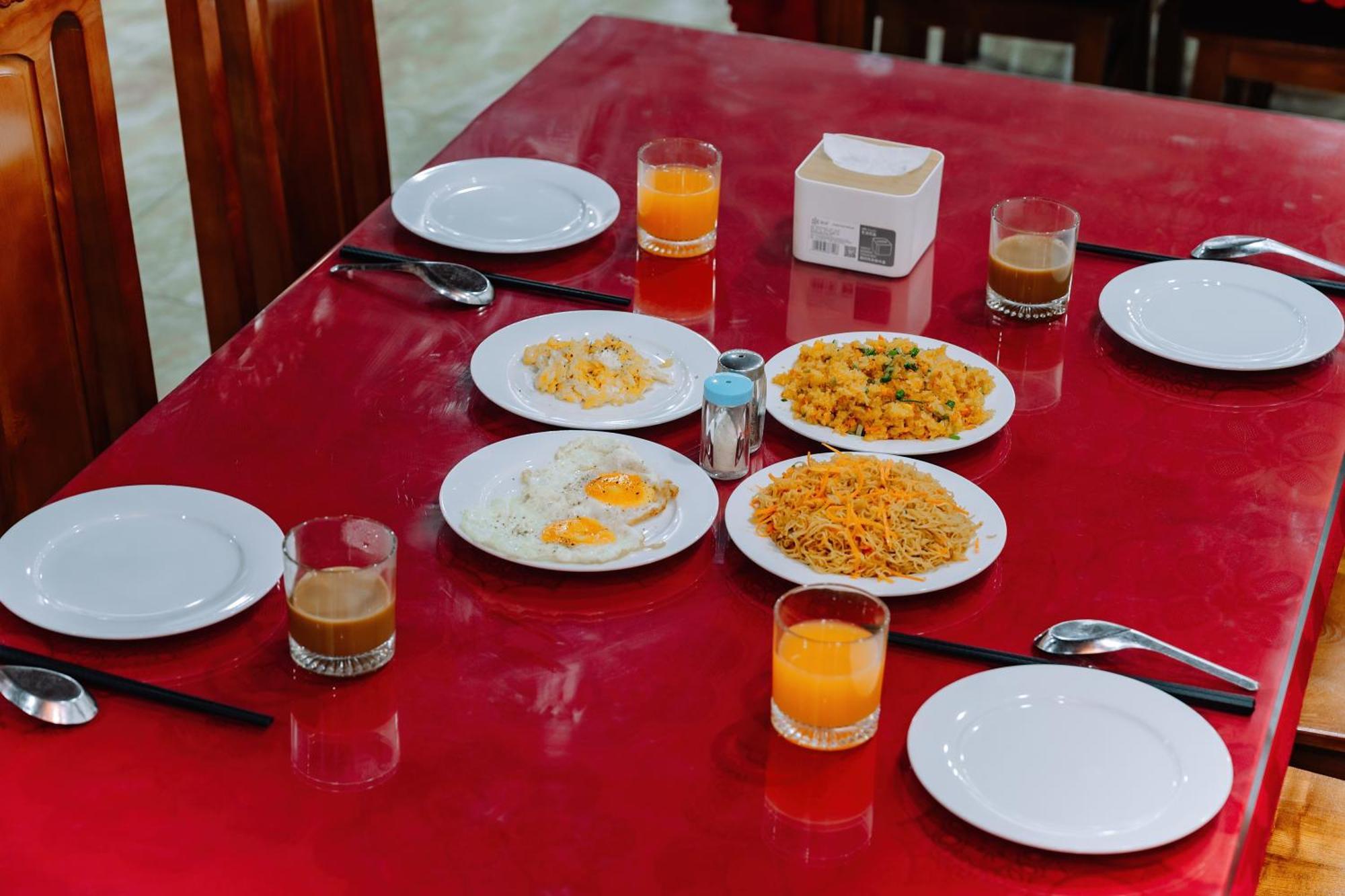 Cat Ba Friendly Hotel Chan Chau 외부 사진